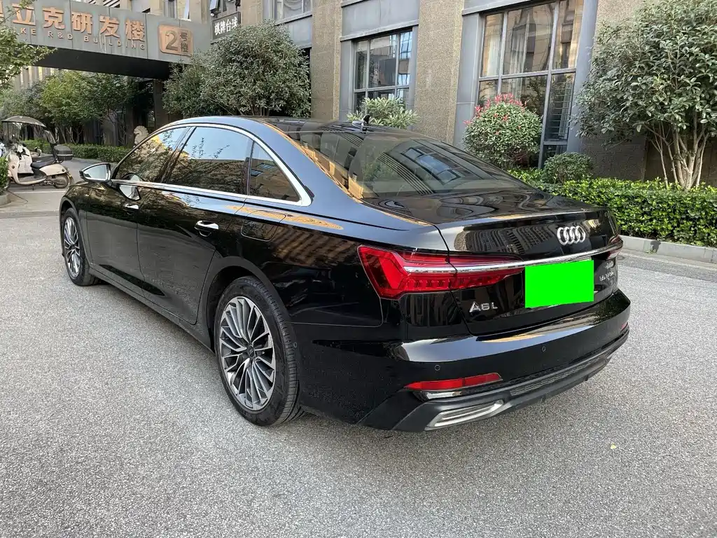 Audi A6L New Energy — миниатюра 16