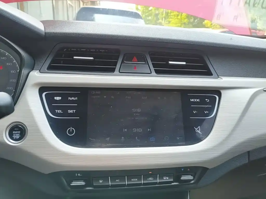 Geely Vision X3 — миниатюра 13