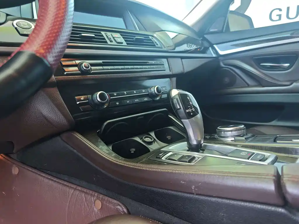 BMW 5 Series — миниатюра 14
