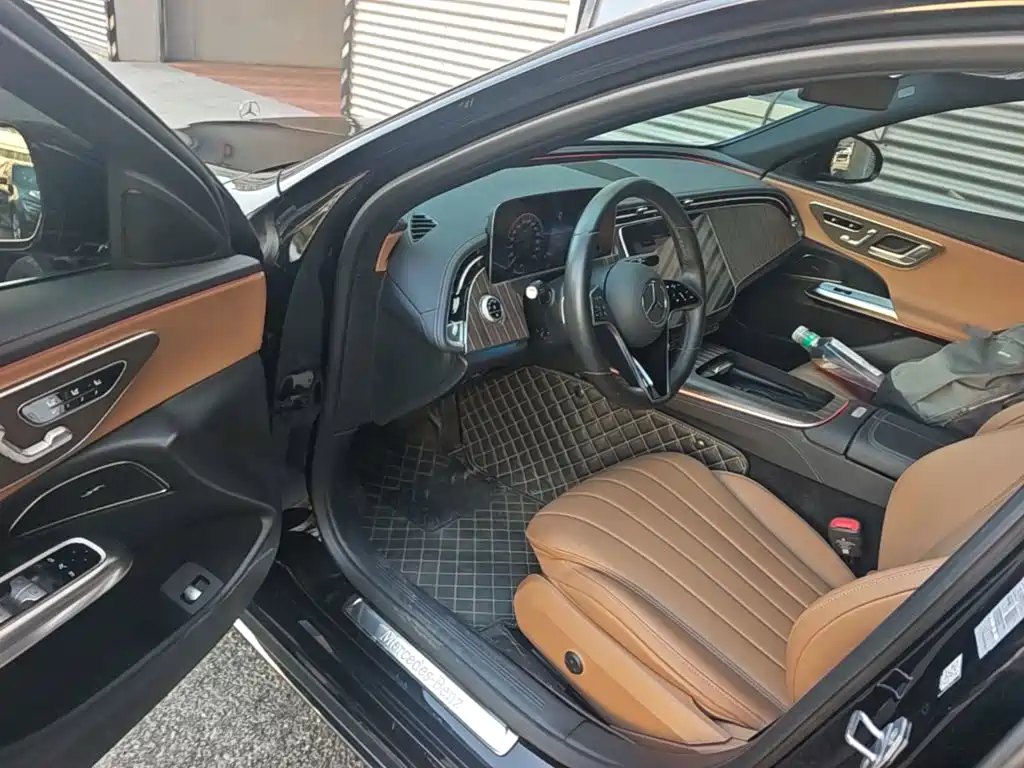 Mercedes-Benz E-Class — миниатюра 21