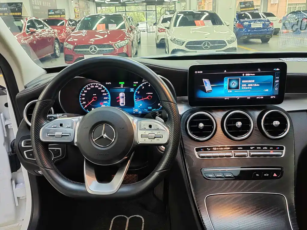 Mercedes-Benz C-Class — миниатюра 13