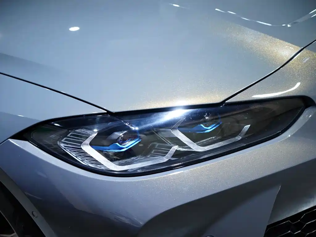 BMW M4 — миниатюра 2