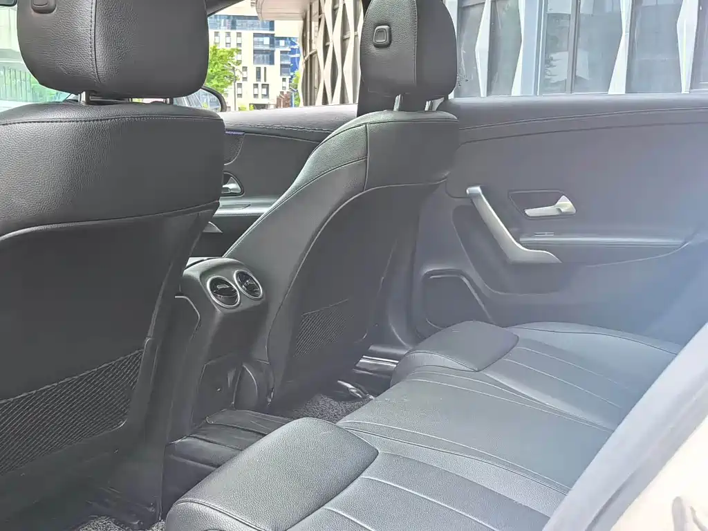 Mercedes-Benz A-Class — миниатюра 6
