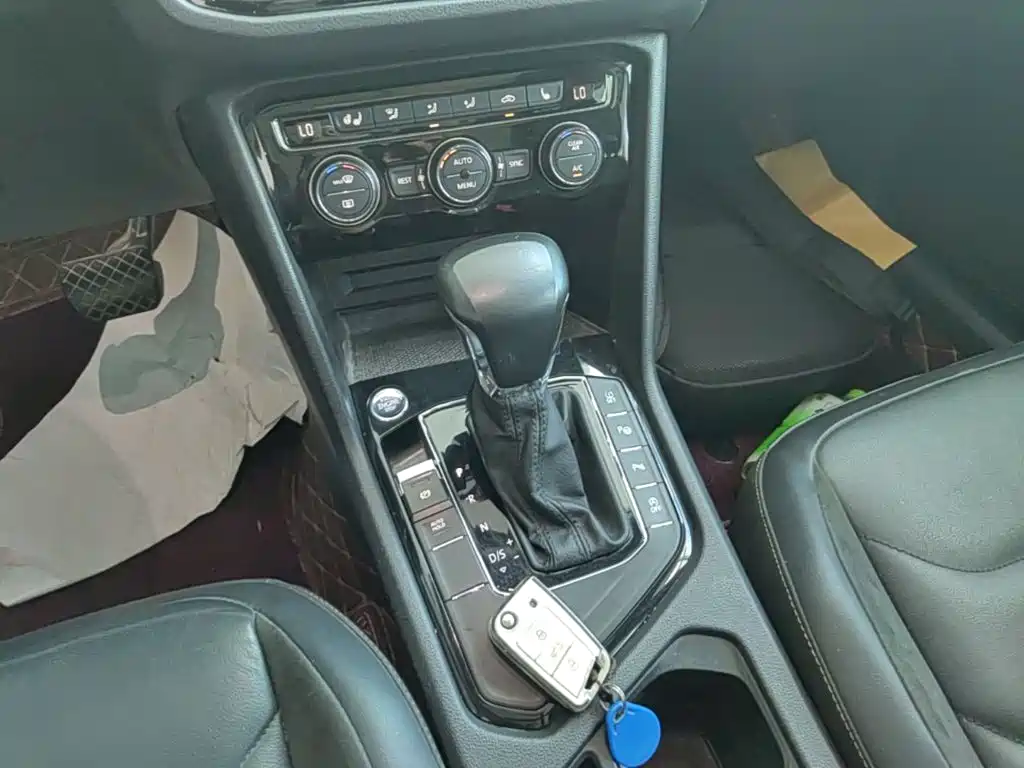 Volkswagen Tiguan L — миниатюра 14