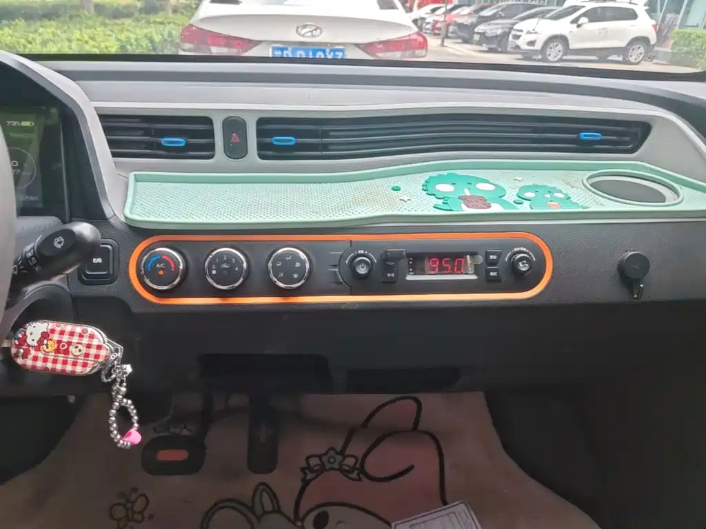 Wuling MINIEV — миниатюра 9