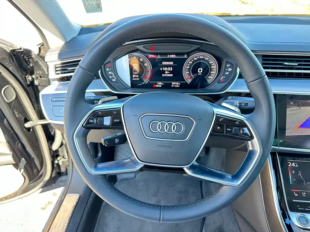 AUDI A8