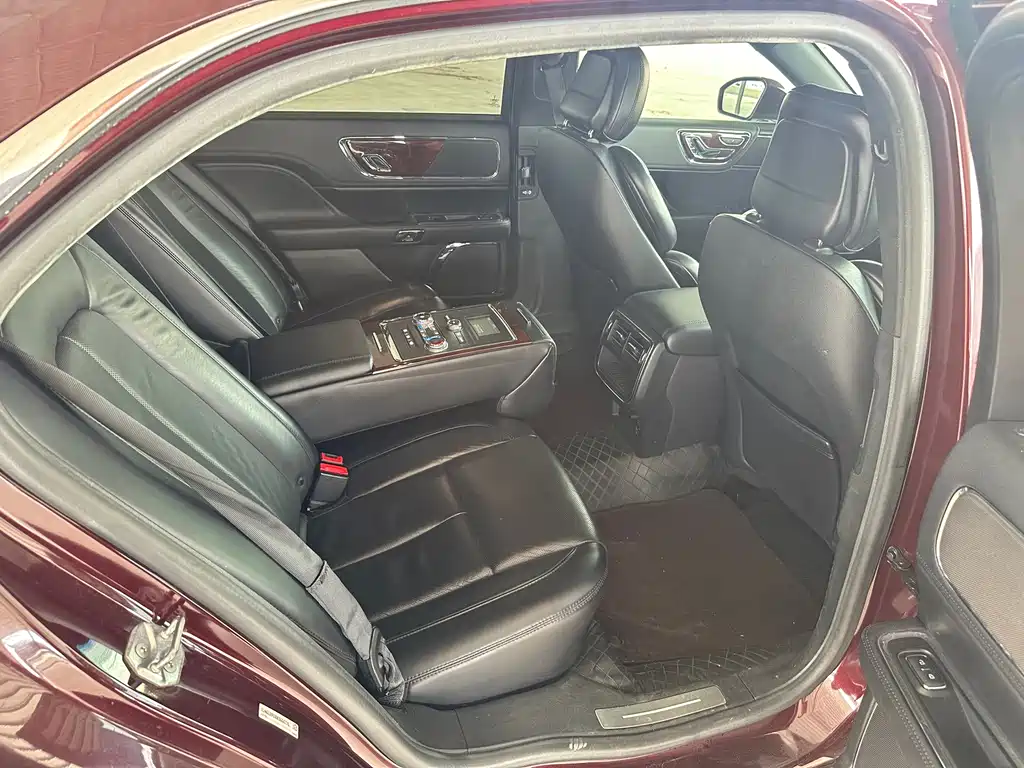 Lincoln Continental — миниатюра 11