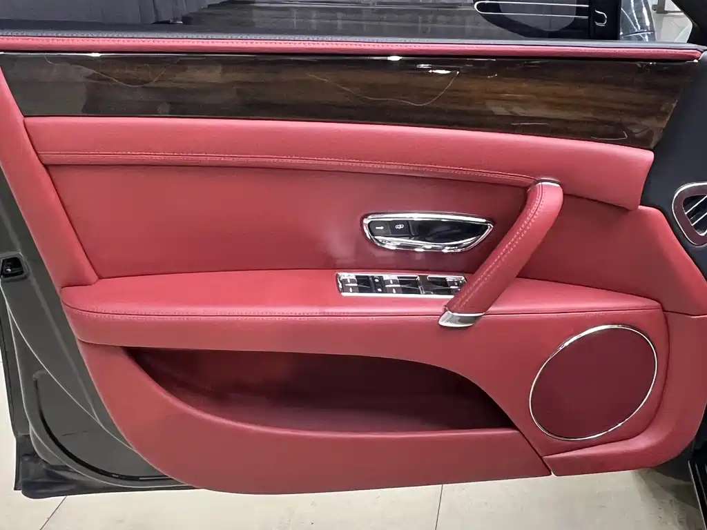 Bentley Flying Spur — миниатюра 8