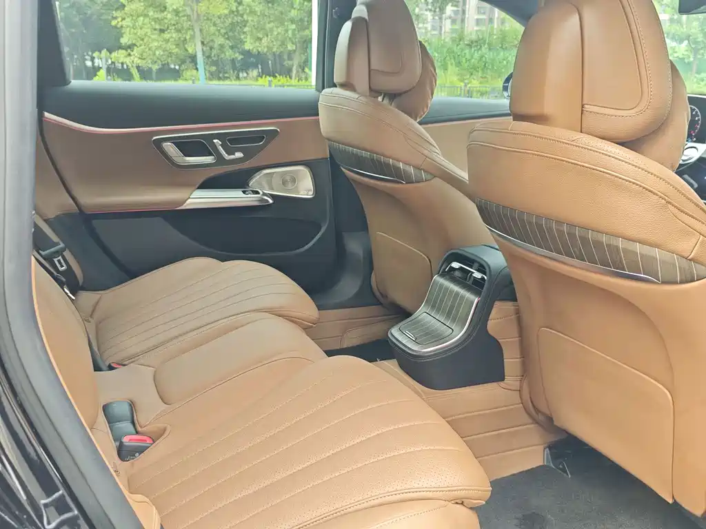Mercedes-Benz E-Class — миниатюра 14