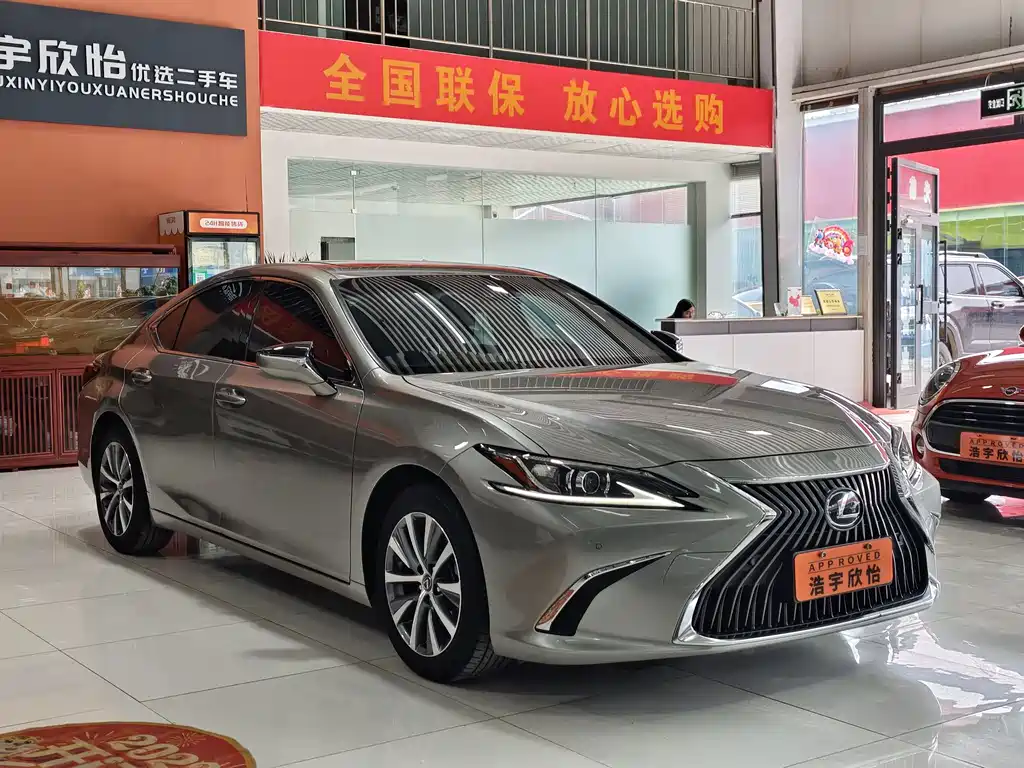 LEXUS ES