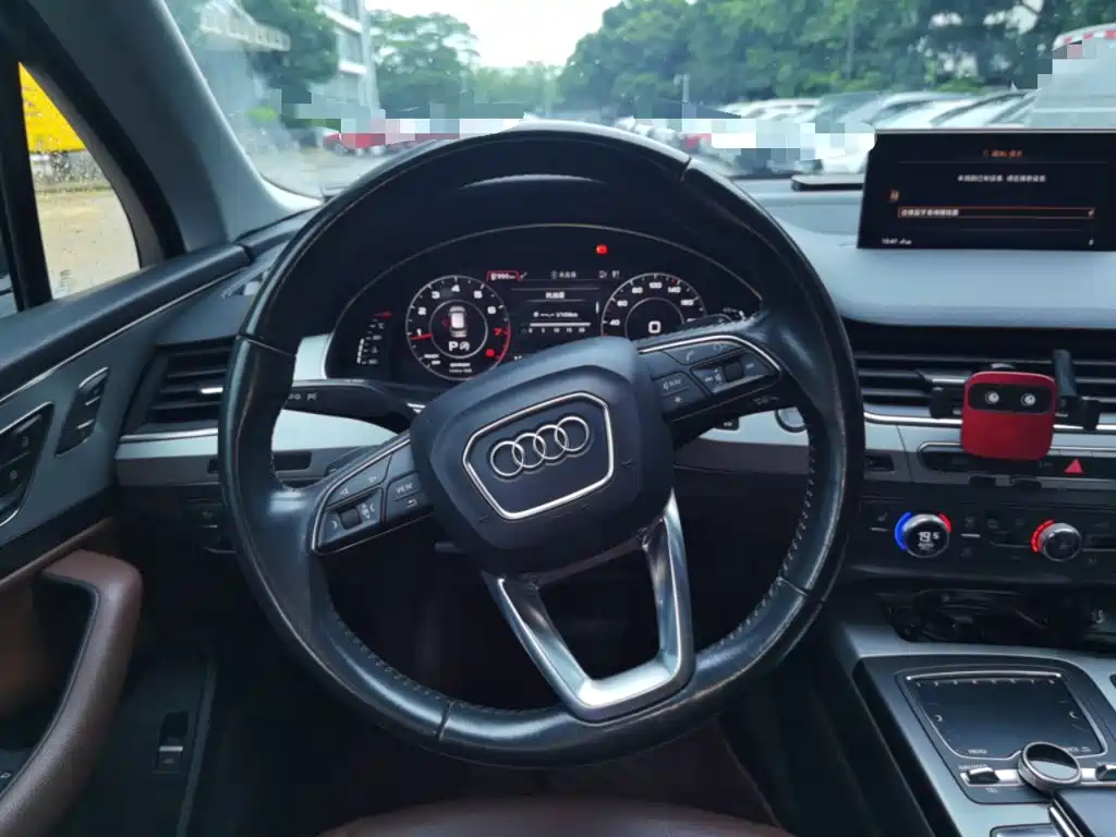 Audi Q7 — миниатюра 11