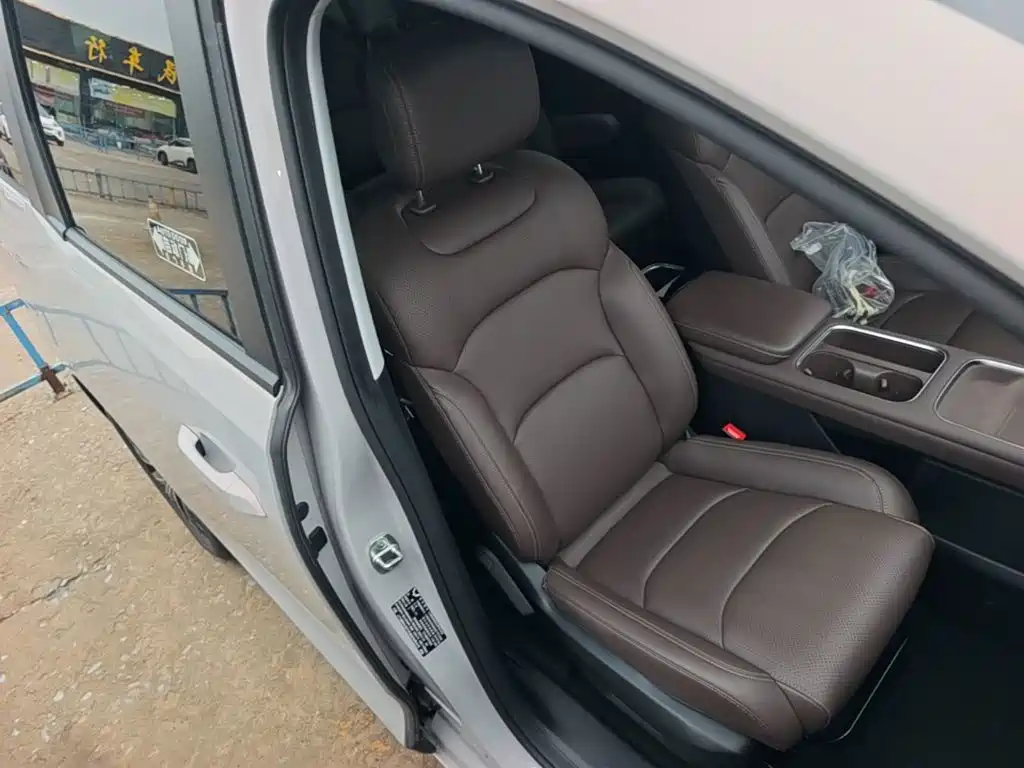 Wuling Xingguang 730 New Energy — миниатюра 25