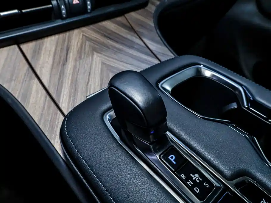Lexus LM — миниатюра 16