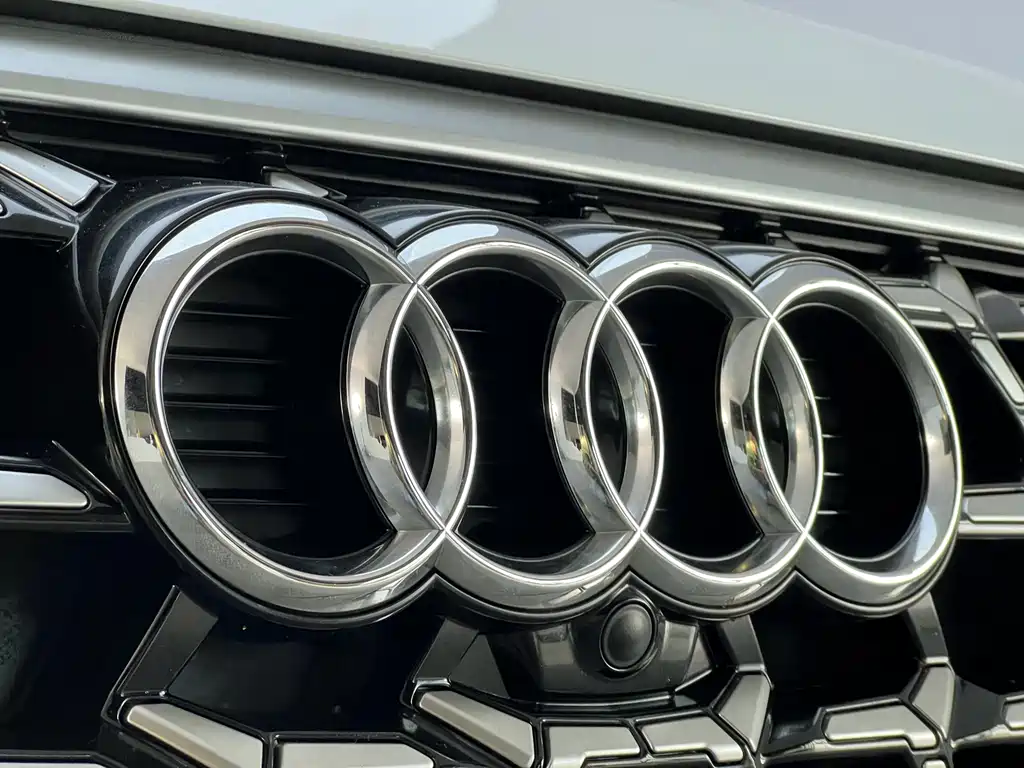 Audi Q3 — миниатюра 5