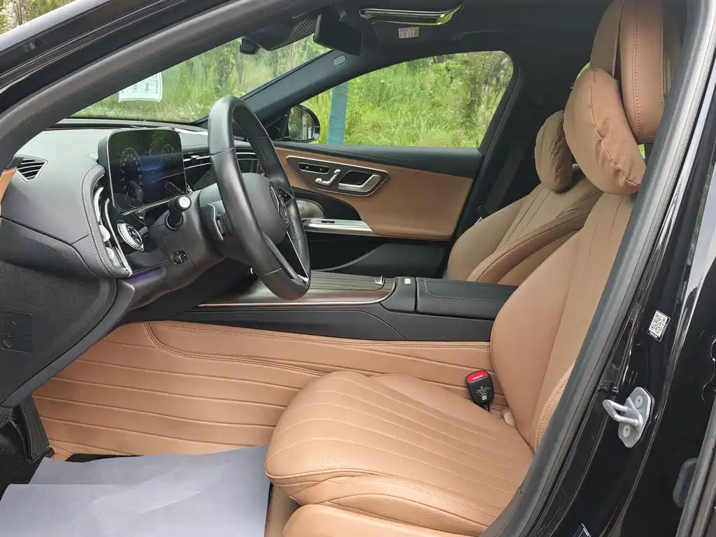 Mercedes-Benz E-Class — миниатюра 10