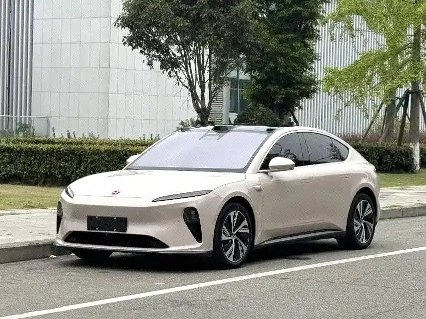 NIO ET5