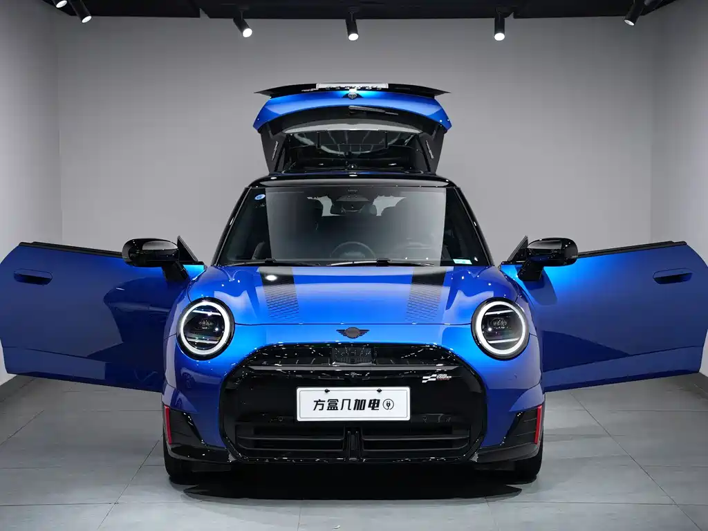 Mini JCW 2025 JOHN COOPER WORKS