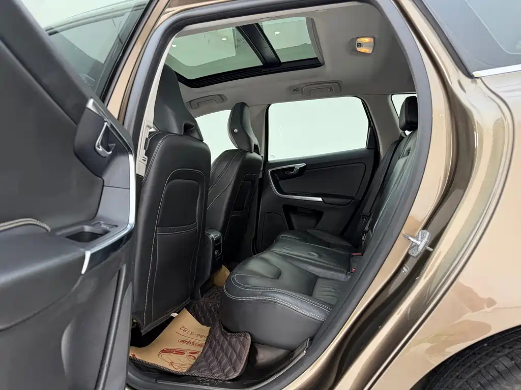 Volvo XC60 — миниатюра 6