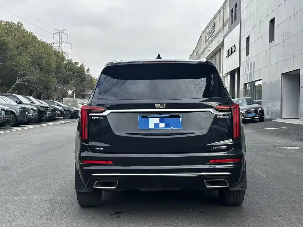 CADILLAC XT6