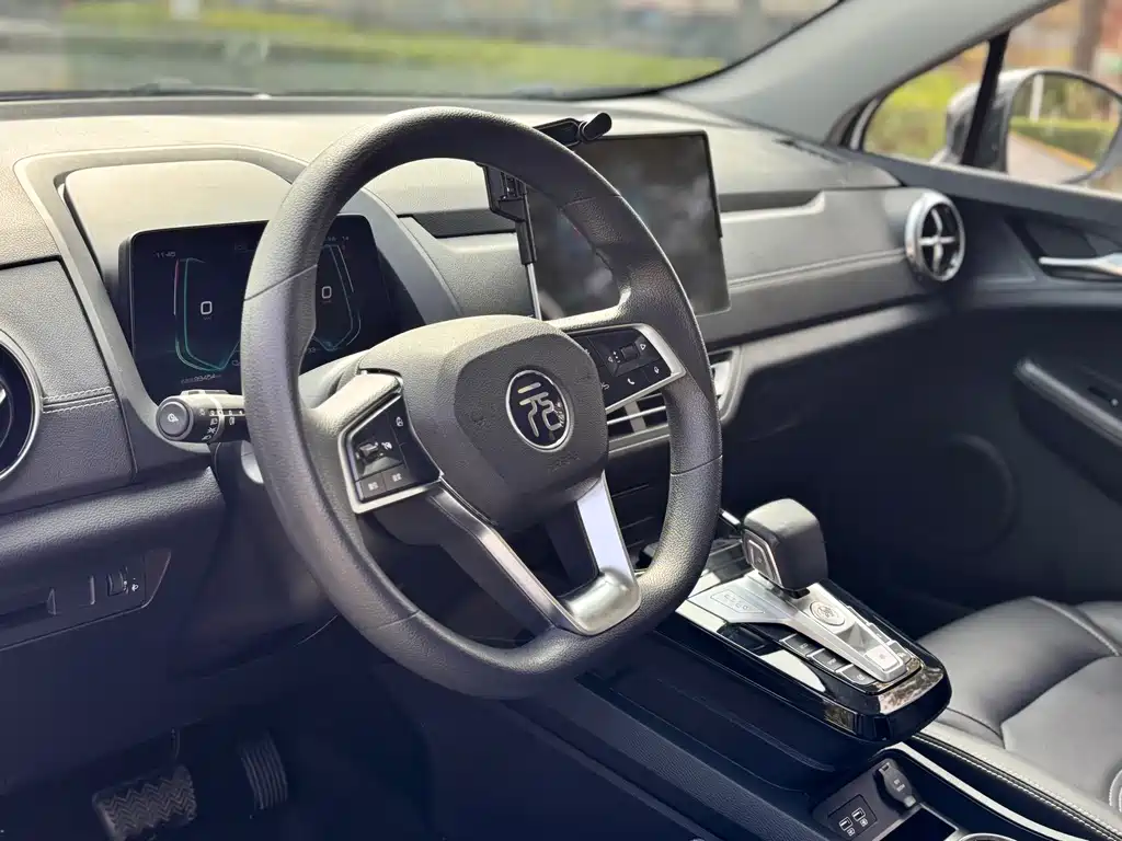 BYD Yuan EV — миниатюра 6