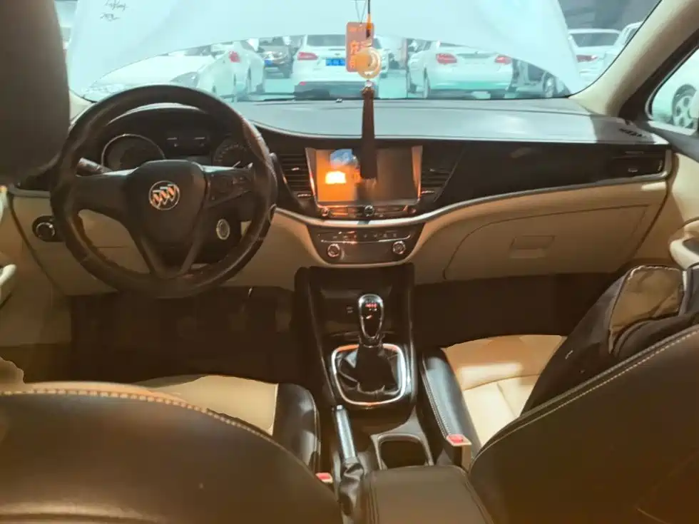 Buick Verano — миниатюра 10