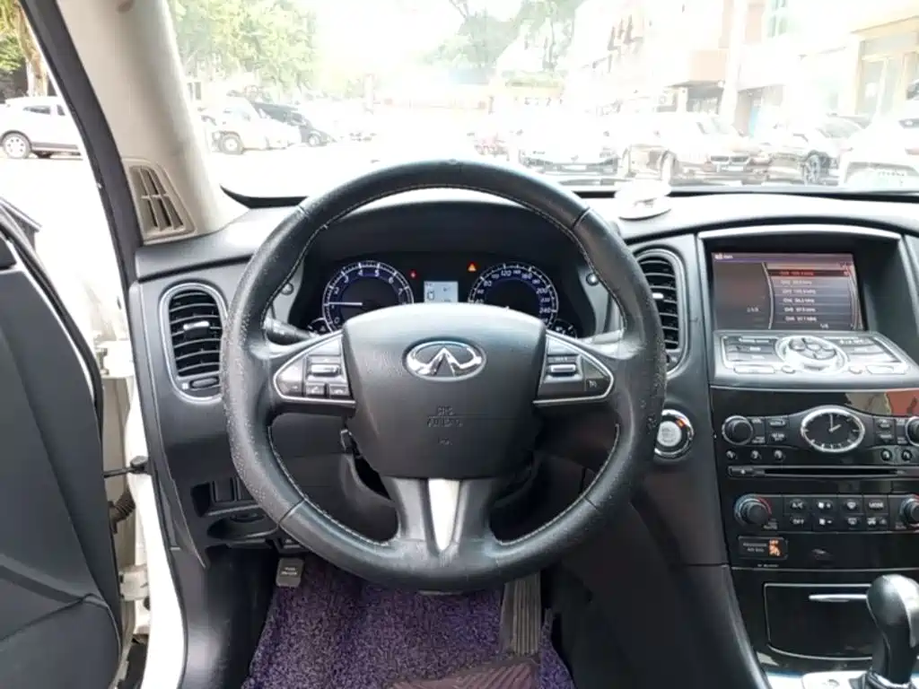 Infiniti QX50 — миниатюра 11