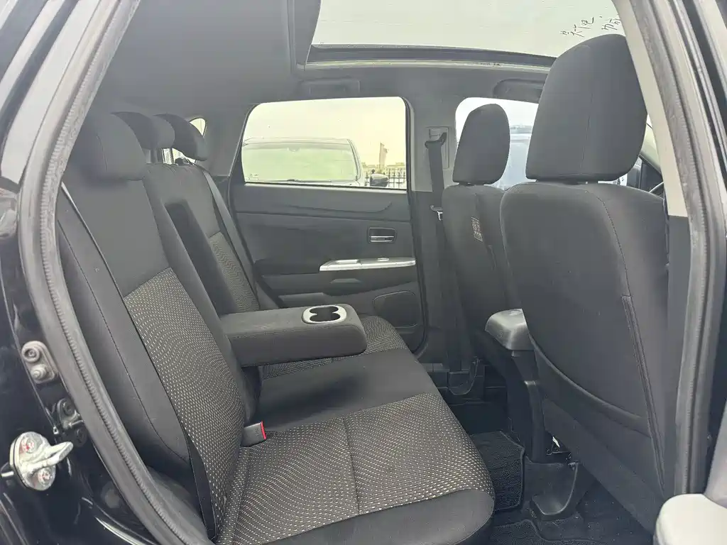 Mitsubishi ASX — миниатюра 8