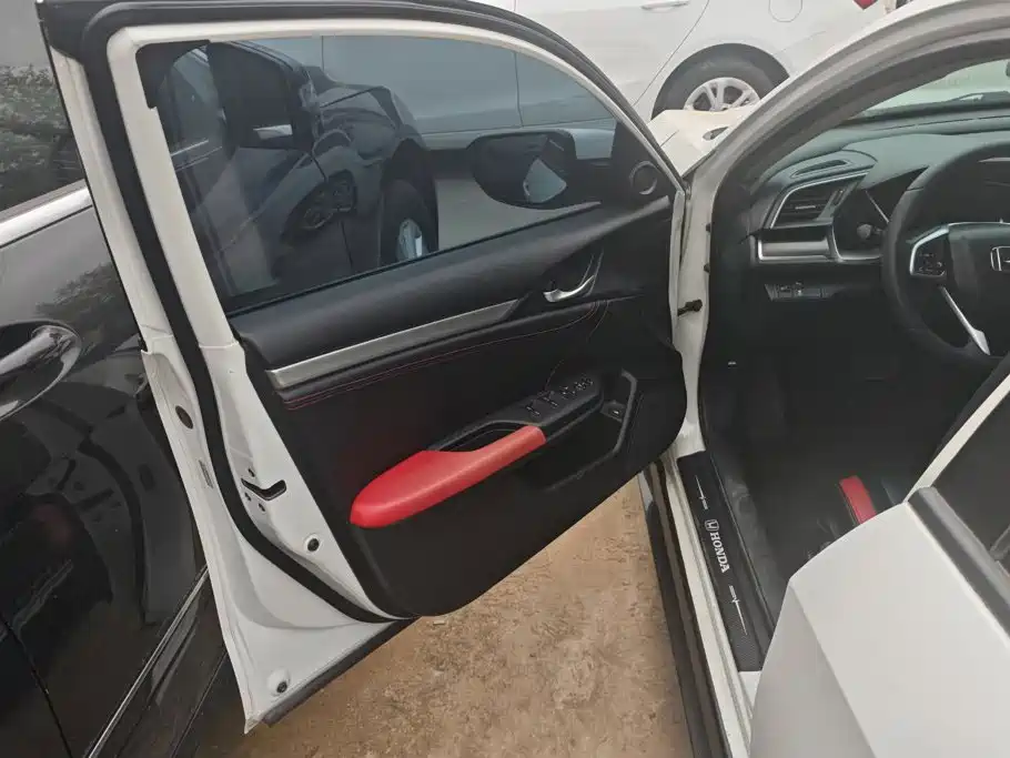Honda Civic — миниатюра 7