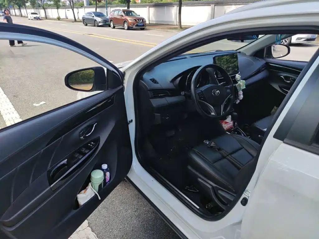Toyota Yaris L — миниатюра 12