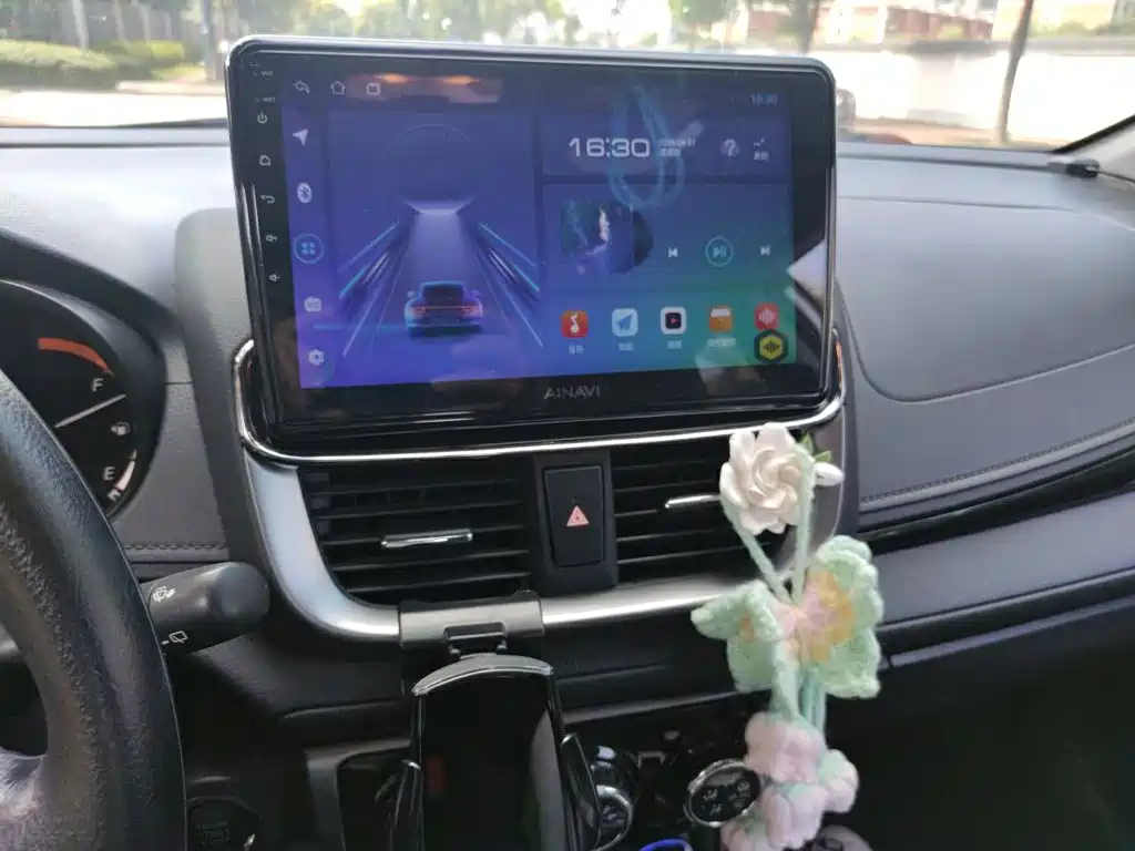 Toyota Yaris L — миниатюра 9