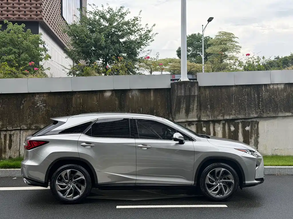 Lexus RX — миниатюра 15