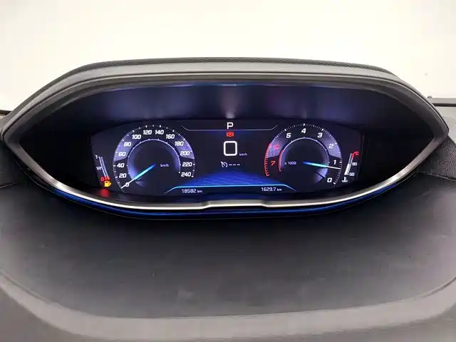 Peugeot 4008 — миниатюра 5