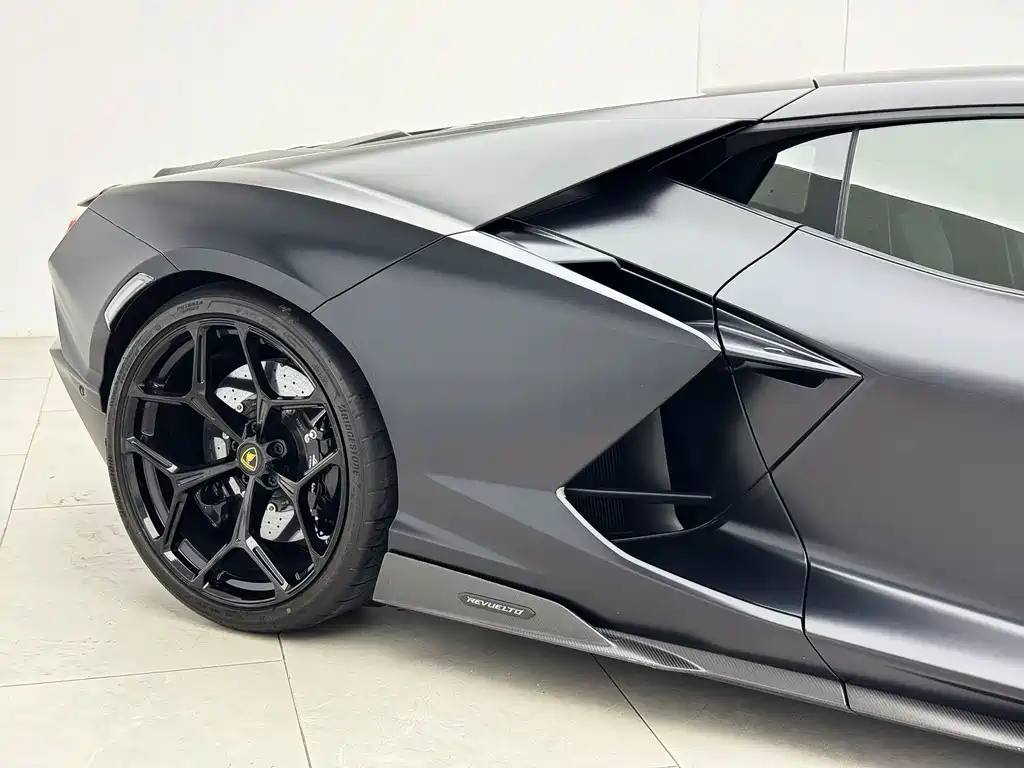 Lamborghini Revuelto 2023 6.5L PHEV Standard