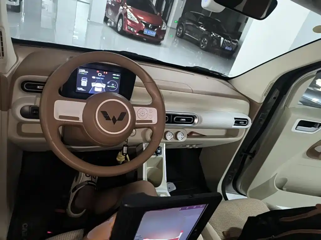 Wuling MINIEV — миниатюра 10