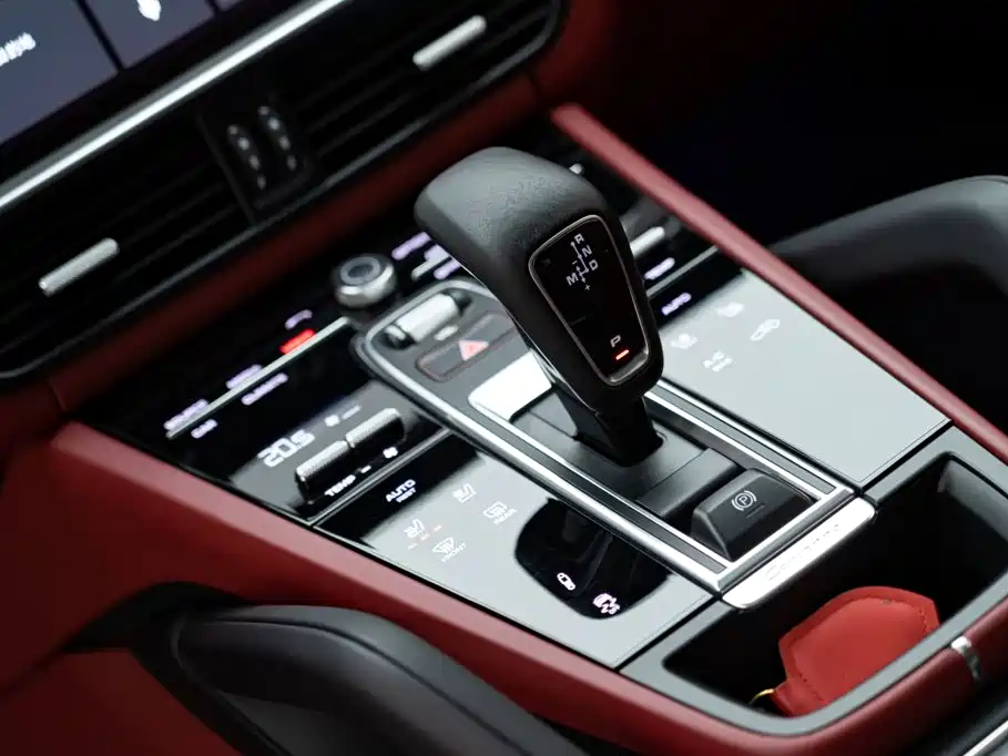 Porsche Cayenne — миниатюра 16