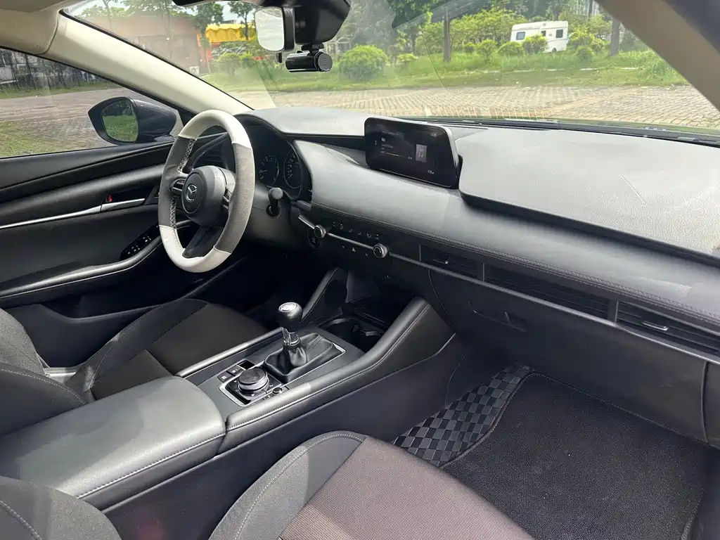 Mazda 3 Axela — миниатюра 24