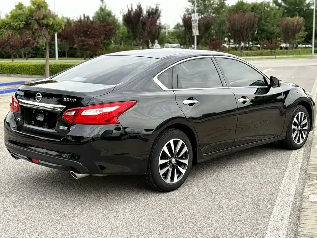 Nissan Teana — миниатюра 7