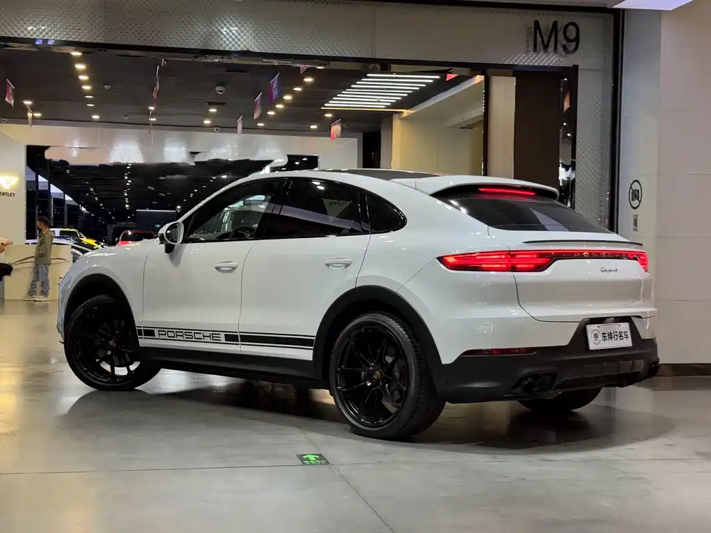 PORSCHE CAYENNE
