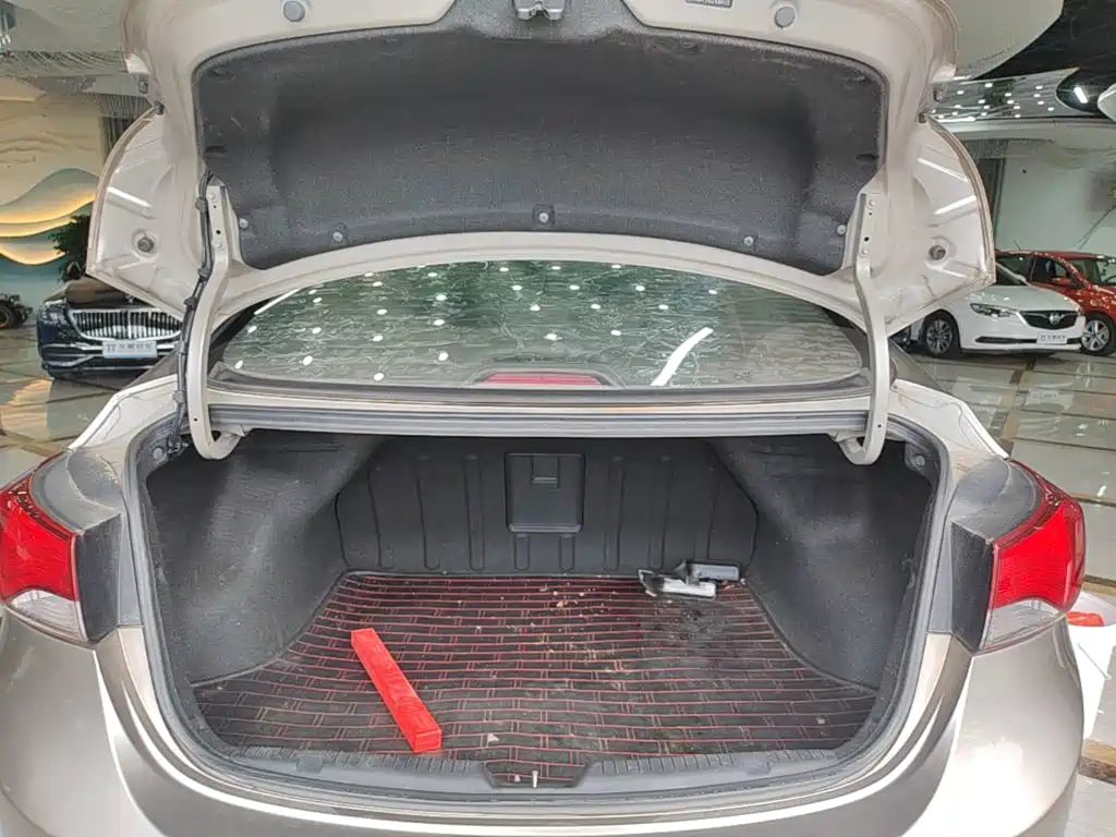 Hyundai Elantra Langdong — миниатюра 19
