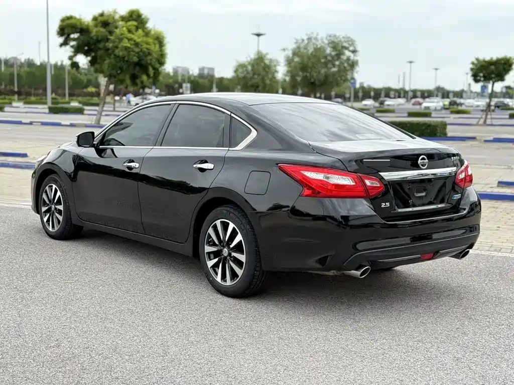 Nissan Teana — миниатюра 6