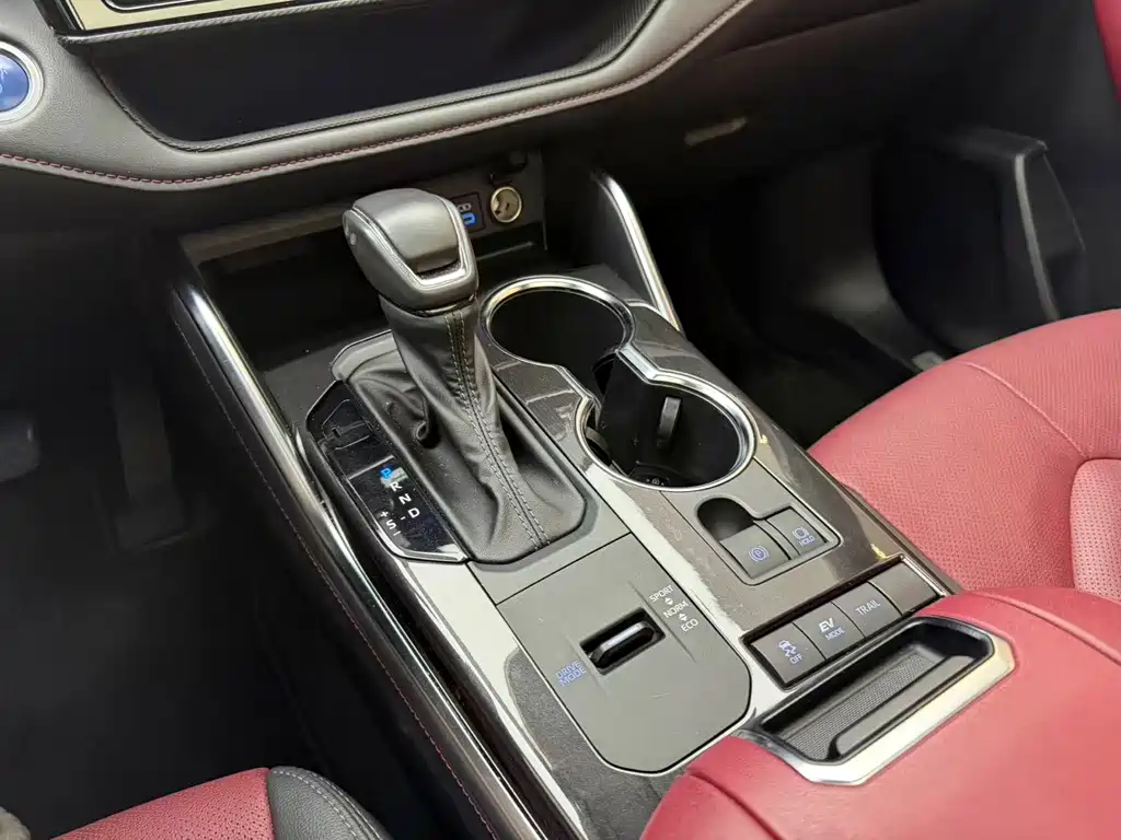 Toyota Crown Kluger — миниатюра 7