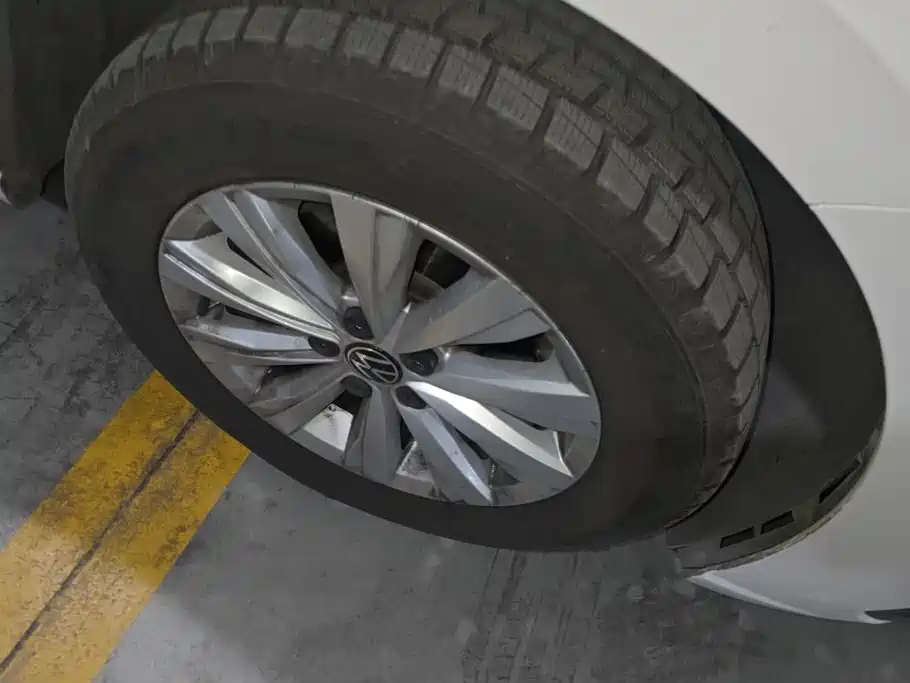 Volkswagen Lavida — миниатюра 6