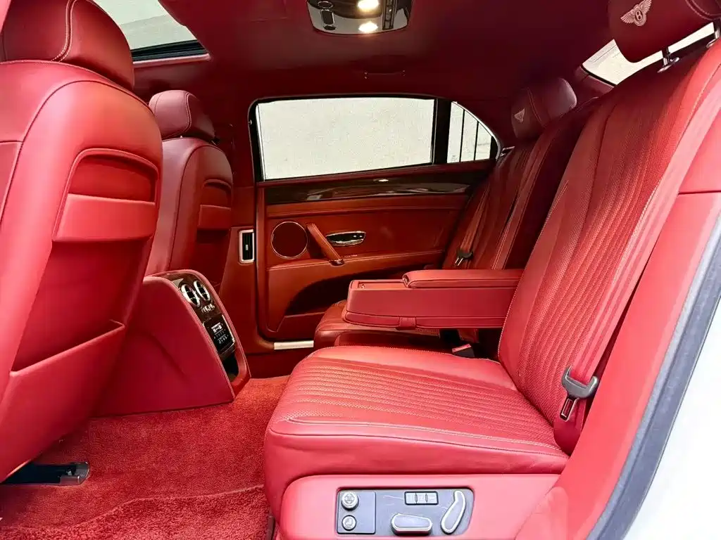 Bentley Flying Spur — миниатюра 4