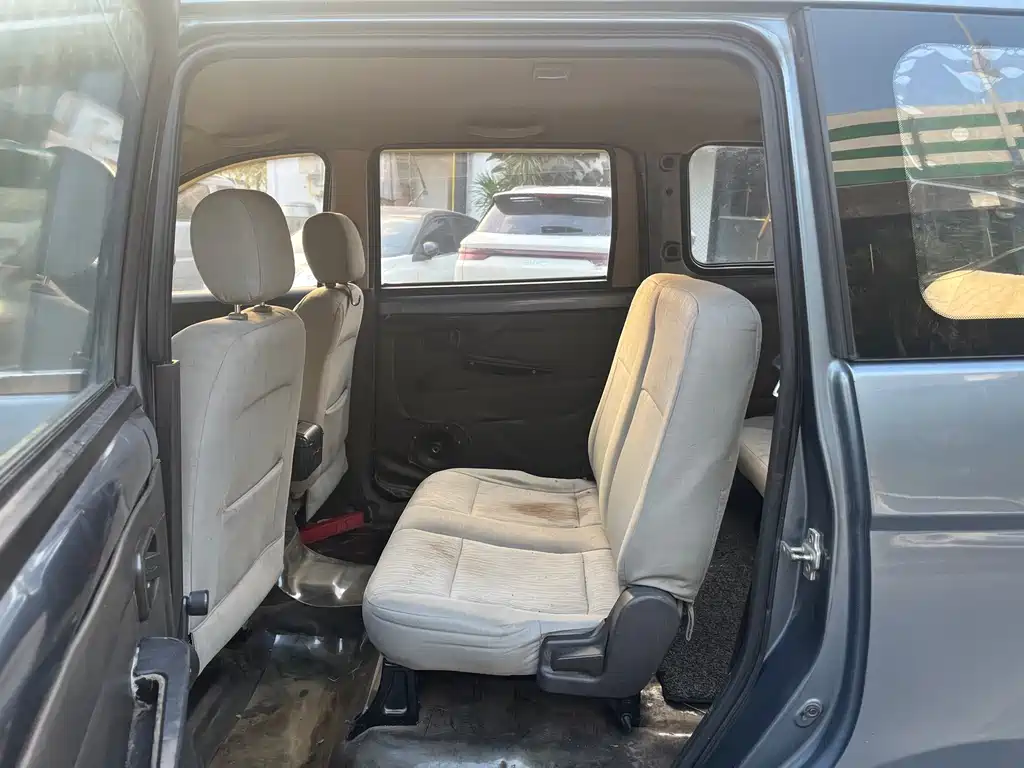 Wuling Hongguang — миниатюра 11