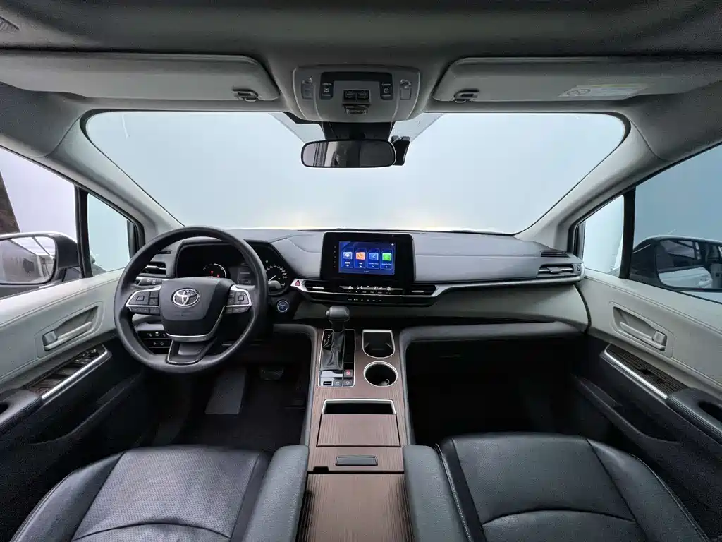 Toyota Sienna 2023 2.5L Comfort