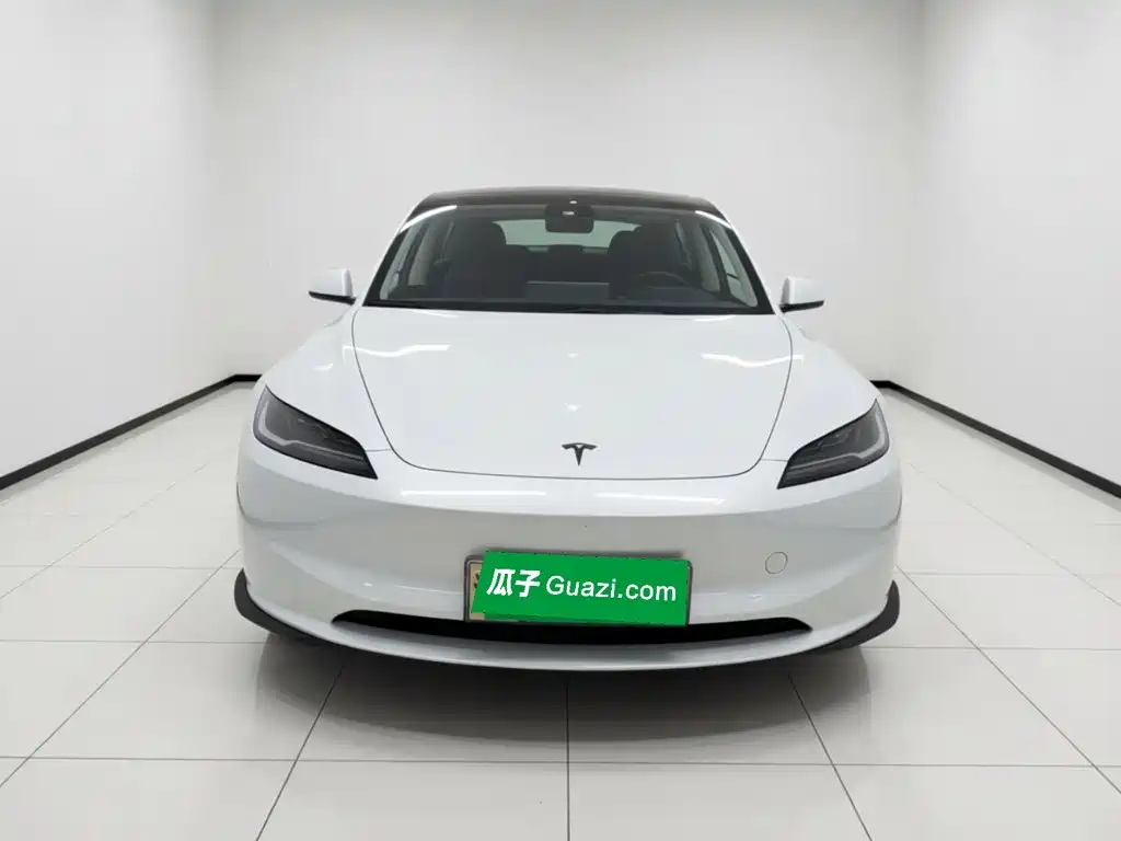 Tesla Model 3 — миниатюра 2