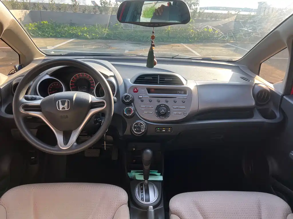 Honda Fit — миниатюра 9