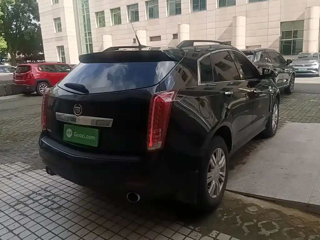 Cadillac SRX — миниатюра 7