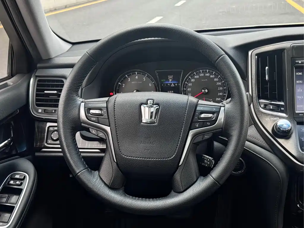 Toyota Crown 2015 2.5L Smart