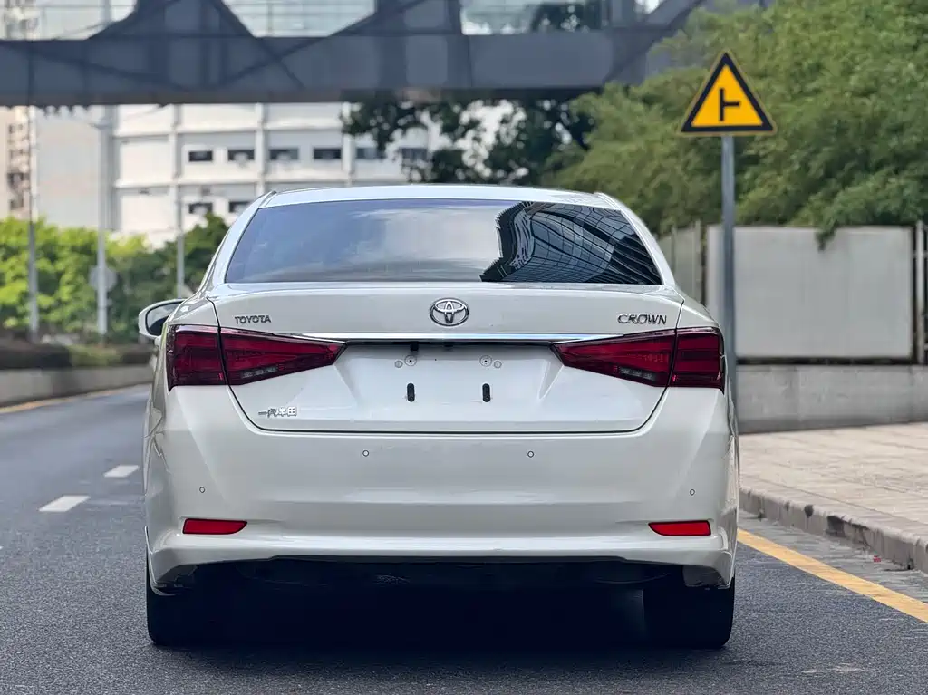 Toyota Crown 2015 2.5L Smart